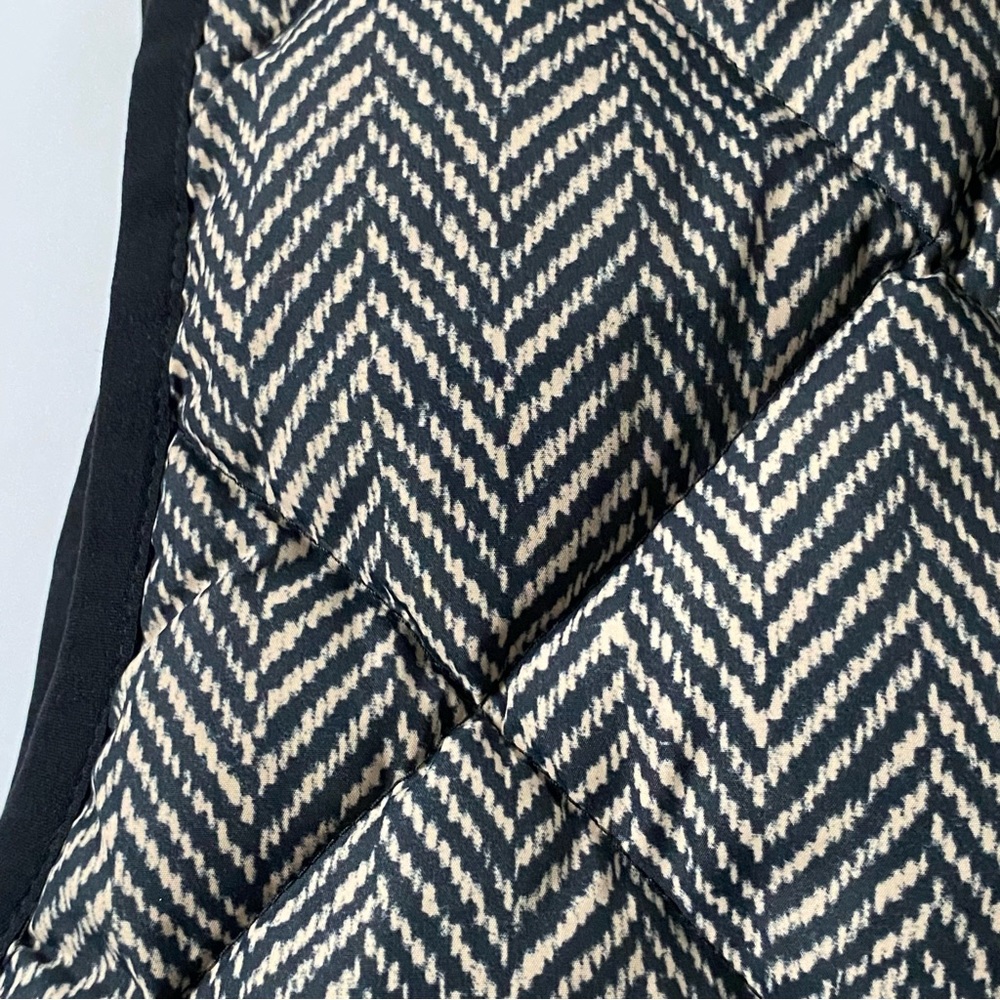 J. Crew Down Vest Size Small Excursion Quilted Herringbone Black Tan EUC $108 - Picture 13 of 16